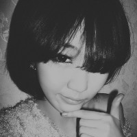 妖娆黑白女生凄美qq头像_黑白世界难分真假