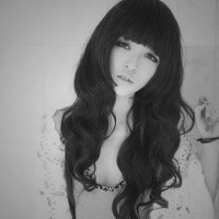 妖娆黑白女生凄美qq头像_黑白世界难分真假