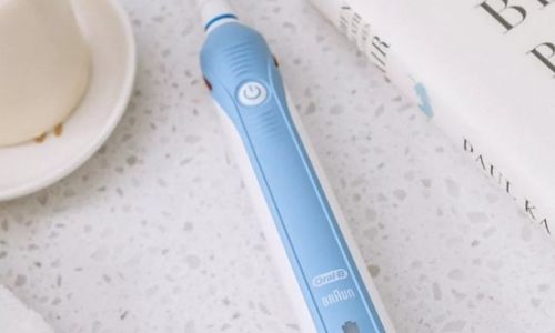 冲牙器和电动牙刷哪个比较好 冲牙器和电动牙刷哪个比较好