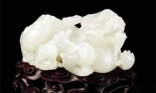 新疆七彩玉是天然的吗