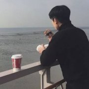 看海头像 男生孤单看海背影唯美图片